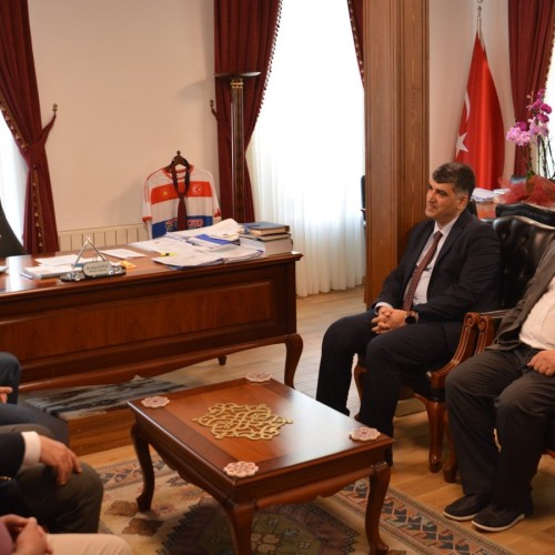 Ankara İl Sağlık Müdürü Sn. Prof. Dr. Mehmet GÜLÜM, Başkanımız Sn. Dr. Duhan KALKAN'ı makamında ziyaret etti.