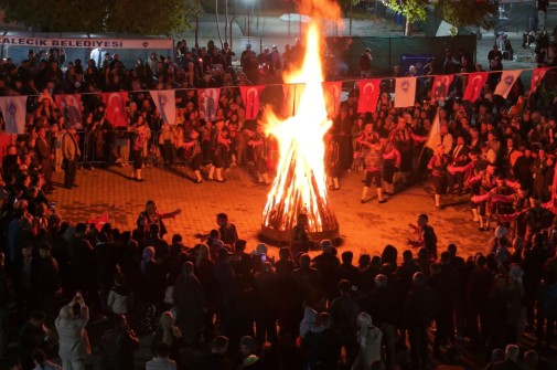 KALECİK’TE 29 EKİM COŞKUSU: CUMHURİYET ATEŞİYLE ALEVLENDİ