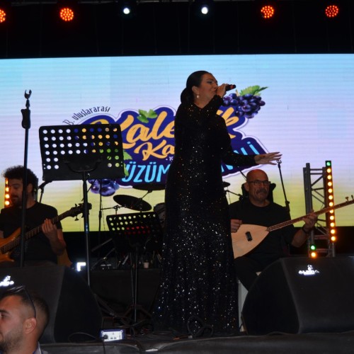 13. Uluslararası Kalecik Karası Üzüm Festivali'nde sanatçı Selma Geçer en sevilen...