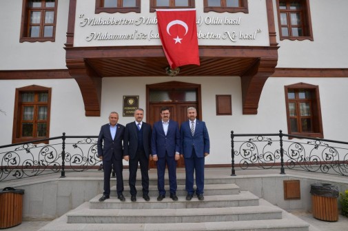Ankara Büyükşehir Belediyesi Meclis Başkan Vekili Sn. Av. Fatih ÜNAL ve Bülent YAĞMUR, Başkanımız Sn. Dr. Duhan KALKAN'ı ziyaret etti